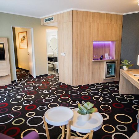 Garden Hotel Wellness Es Konferencia Szolnok Exteriör bild