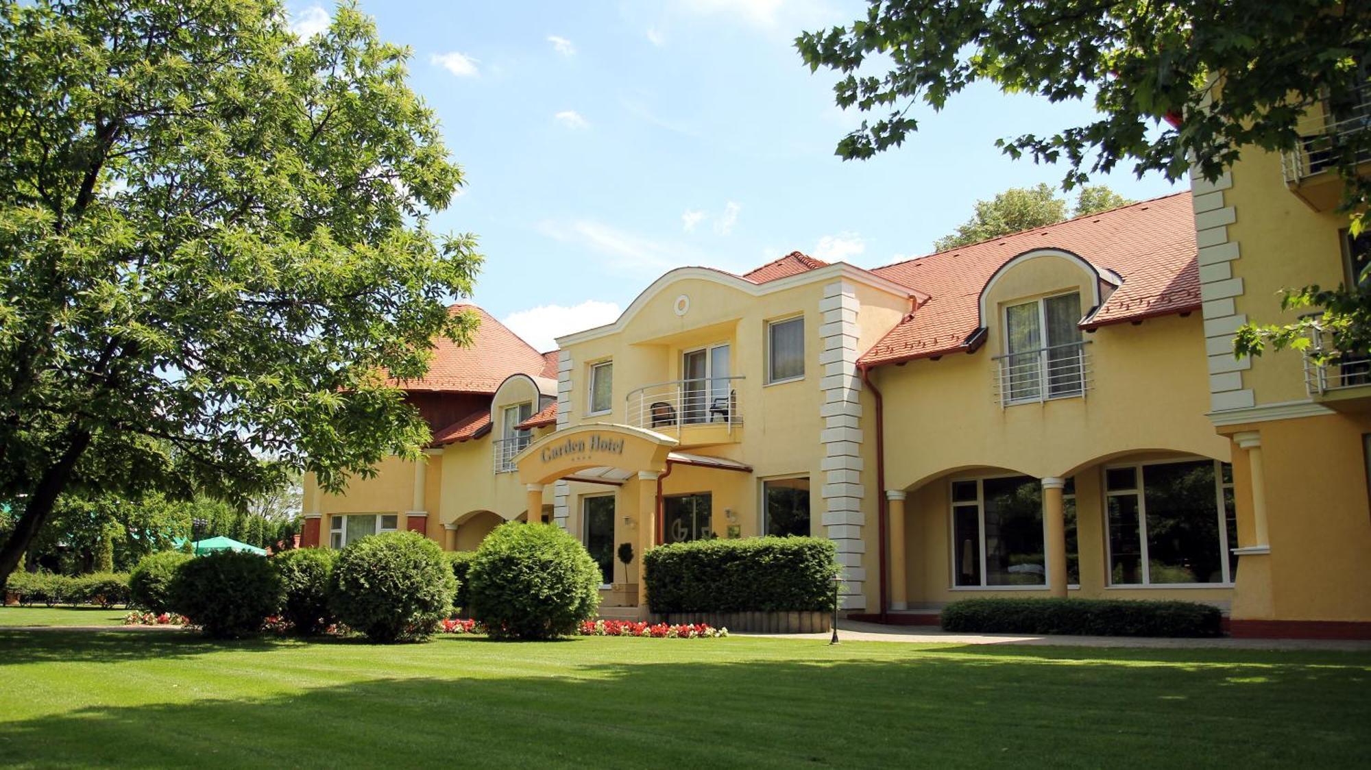 Garden Hotel Wellness Es Konferencia Szolnok Exteriör bild