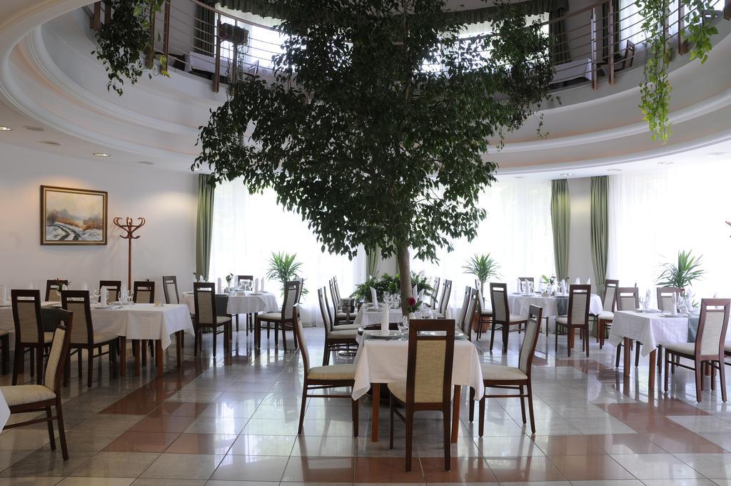 Garden Hotel Wellness Es Konferencia Szolnok Exteriör bild