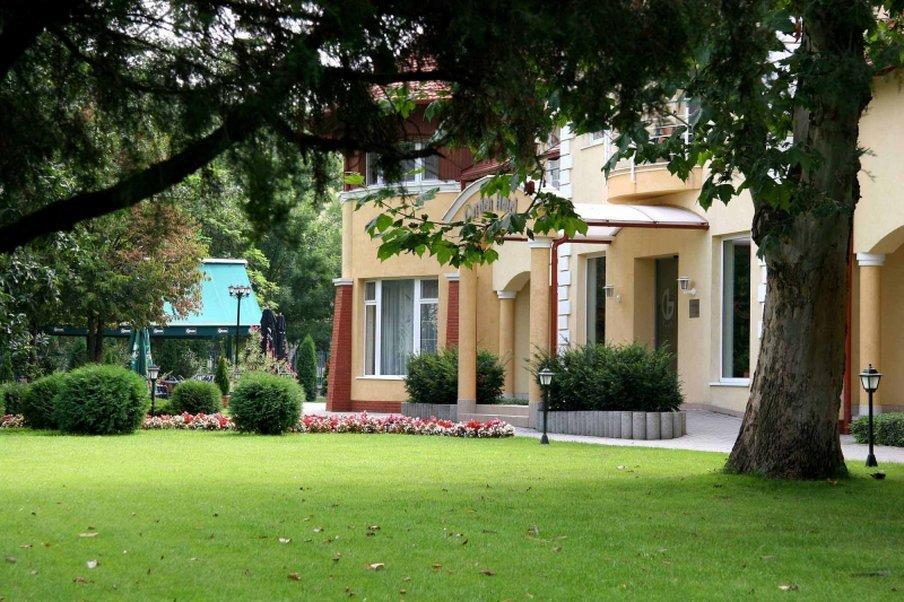 Garden Hotel Wellness Es Konferencia Szolnok Exteriör bild