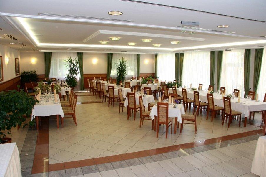 Garden Hotel Wellness Es Konferencia Szolnok Restaurang bild