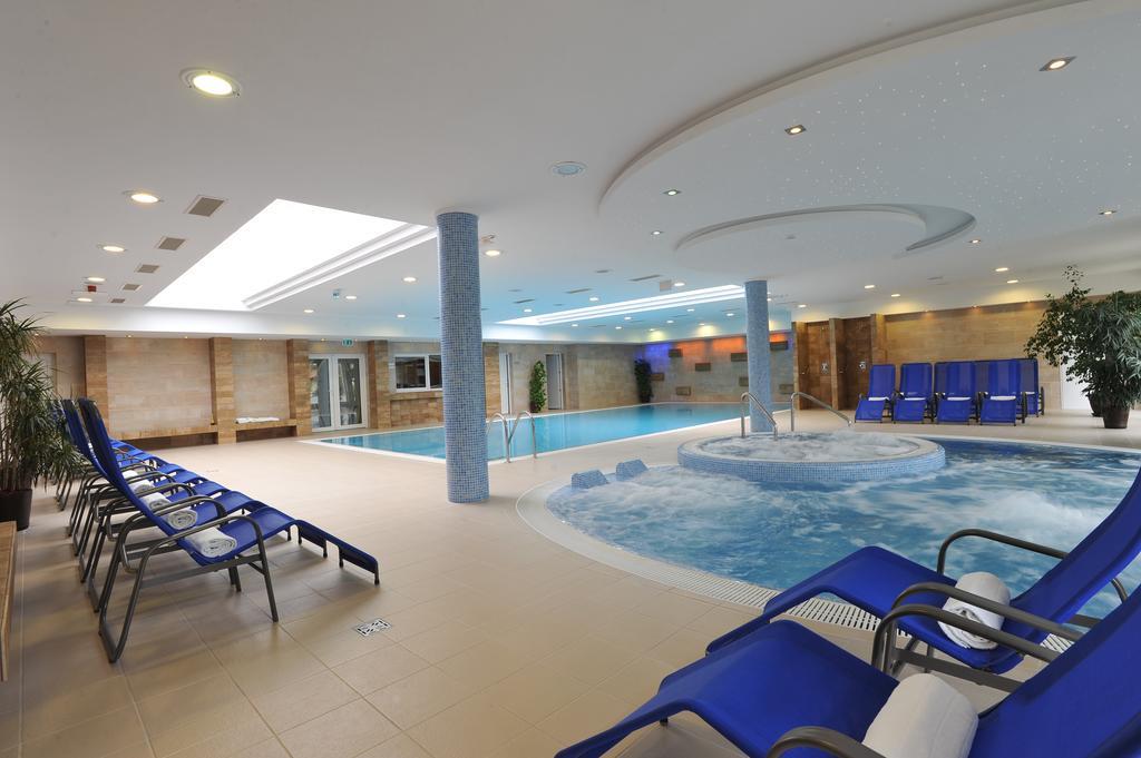 Garden Hotel Wellness Es Konferencia Szolnok Exteriör bild