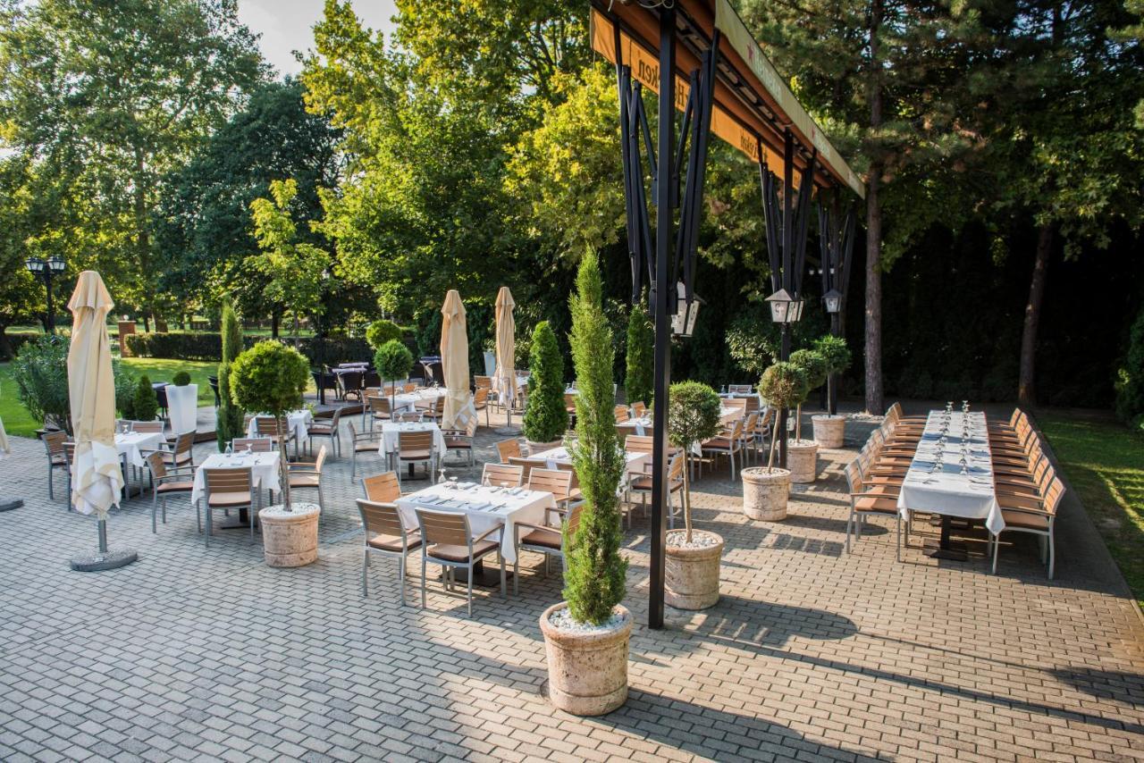 Garden Hotel Wellness Es Konferencia Szolnok Exteriör bild